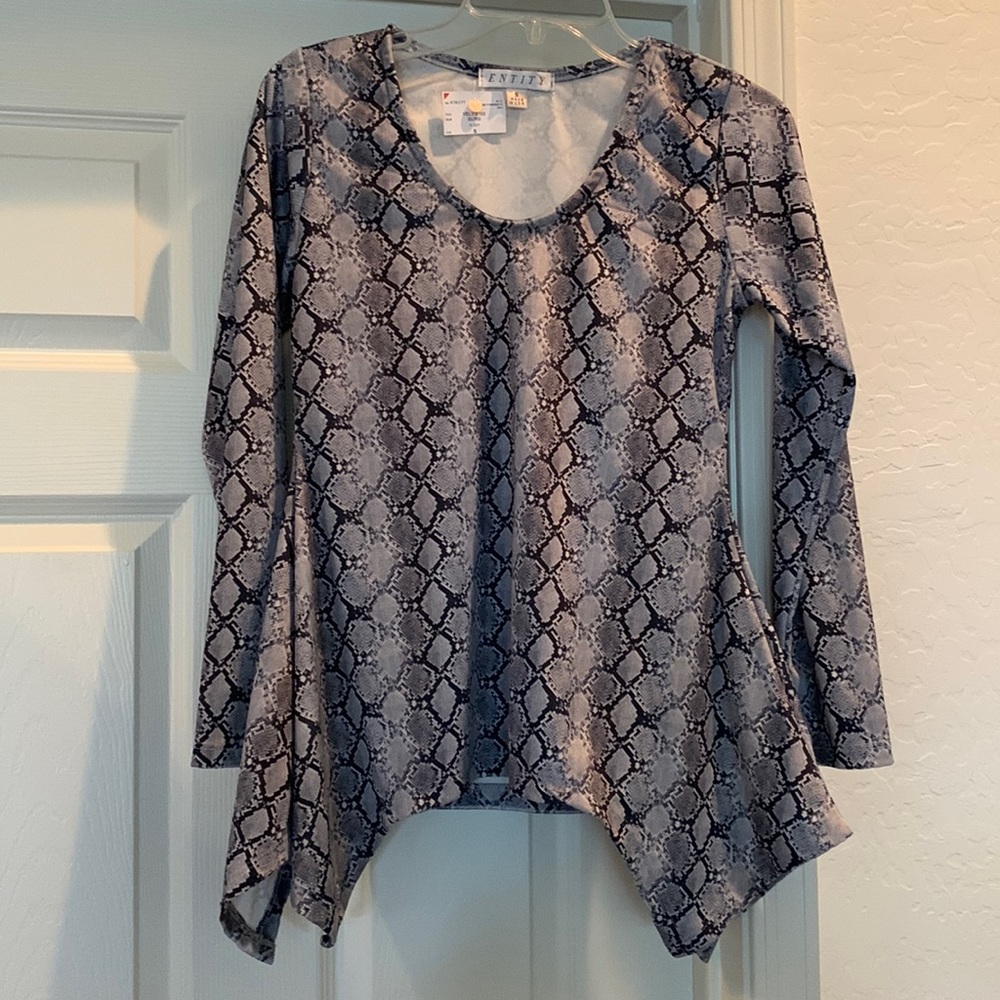 Entity snake skin design fit and flare top size small
